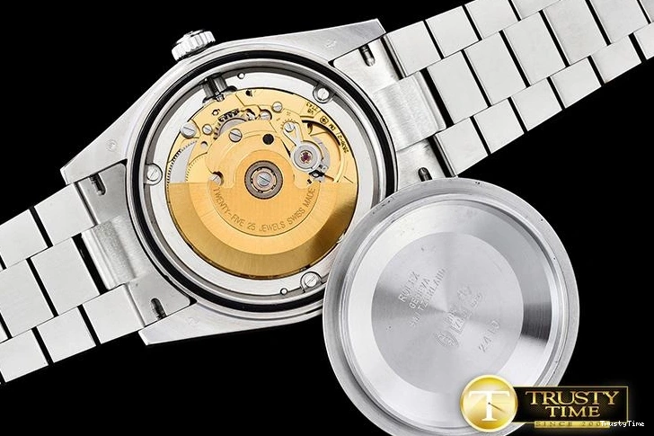 0403 RDD0214C – DayDate 36mm Classic 685